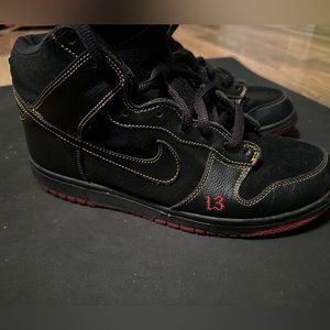 NIKE SB Unlucky high dunks one of 1300 pairs released $900